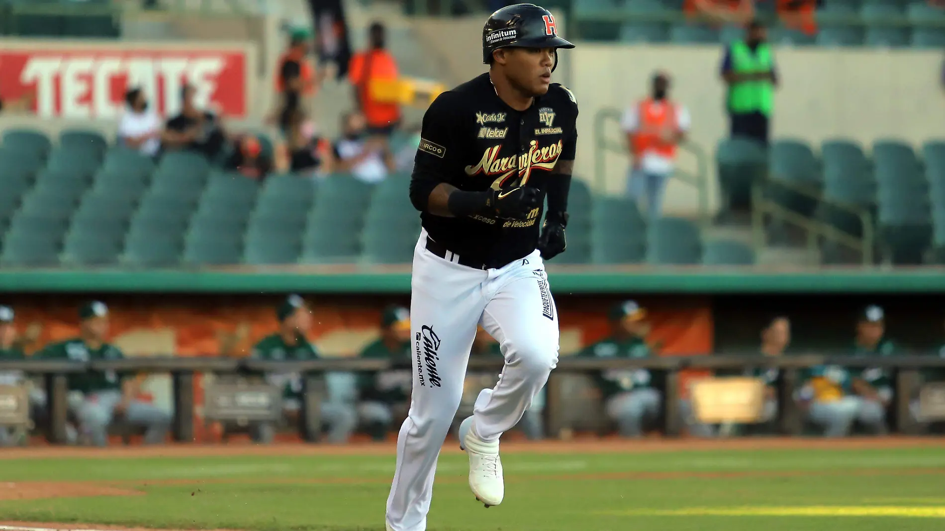 Addison Russell            (Cortesía @ClubNaranjeros)